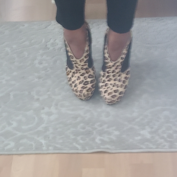 Guess booties. - Picture 8 of 17